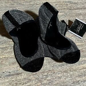 NWT Sidekicks Energy Sparkly Black & Silver Foldable Ballet Flats